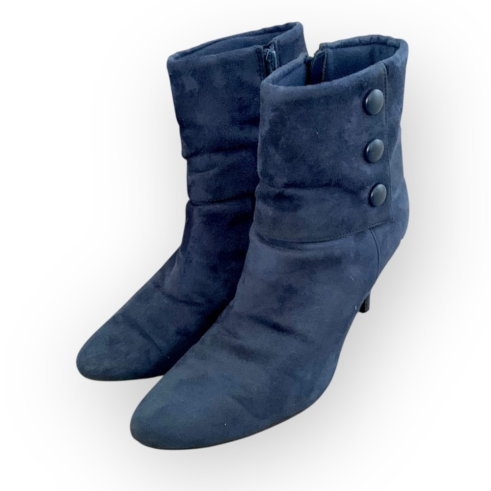 Fioni 9 navy faux suede pointed toe button flapper zip evening kitten vampire​